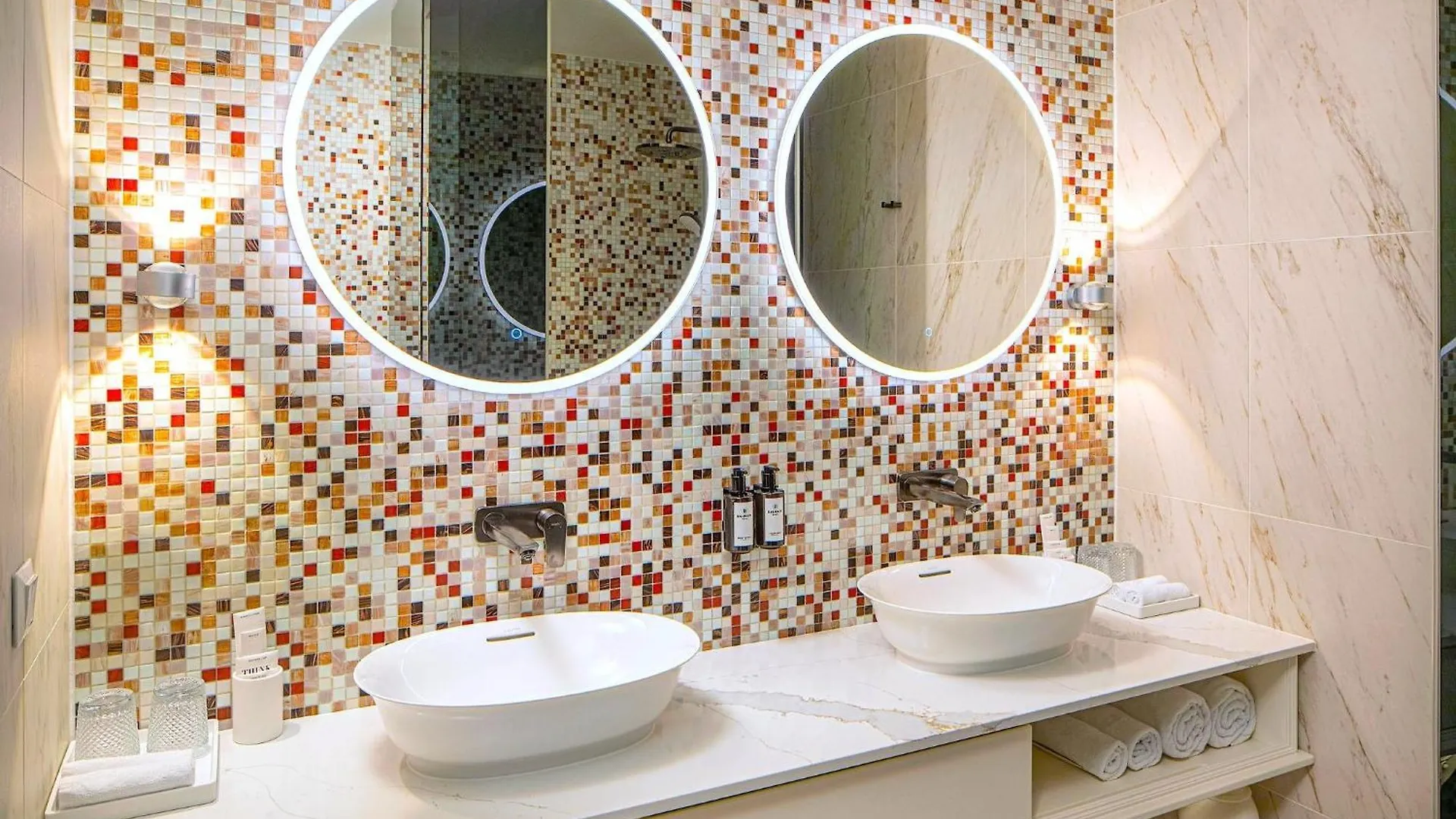 Kimpton Bem Budapest By Ihg 5*,  匈牙利